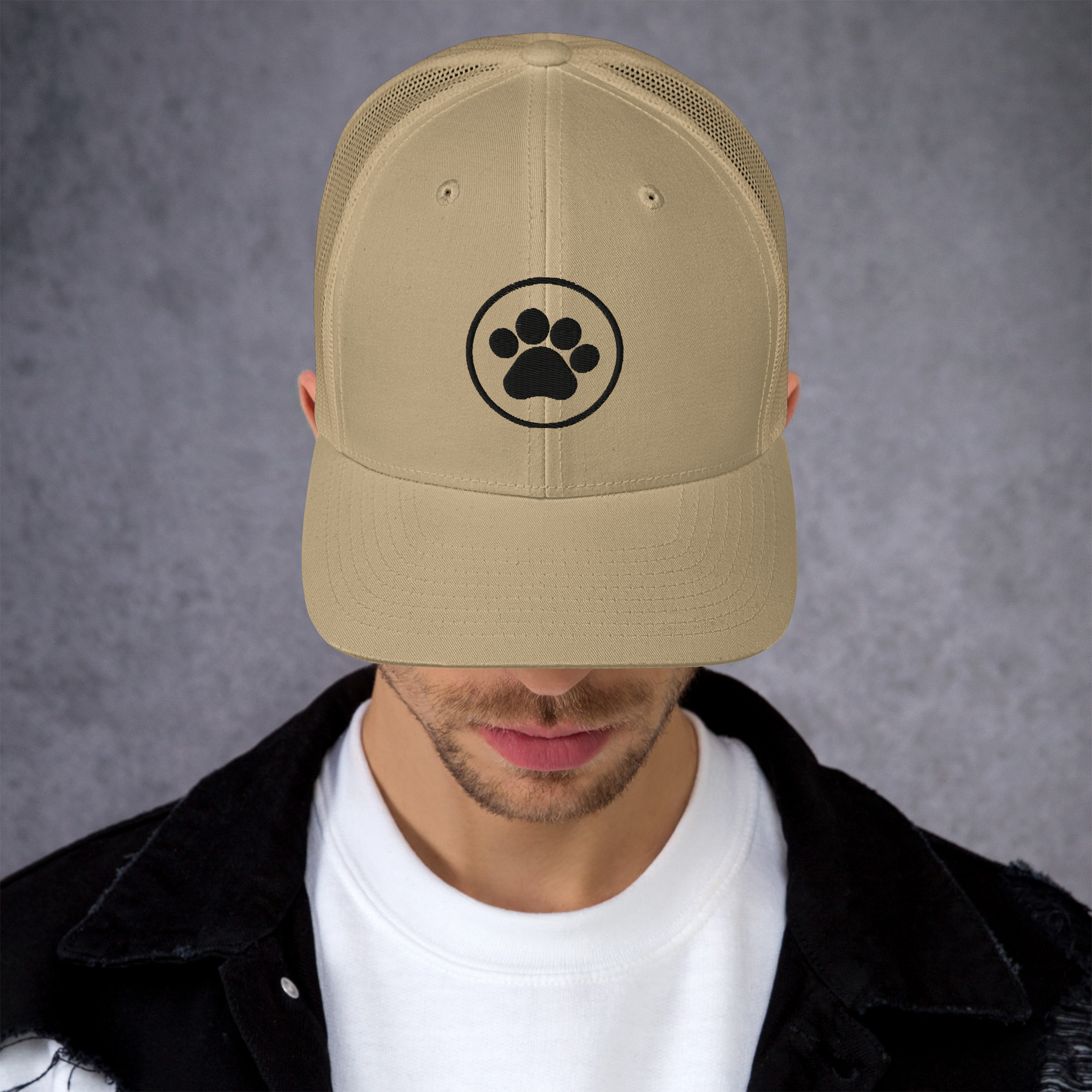 Trucker Cap With Black Color Pet Leg - Image 22