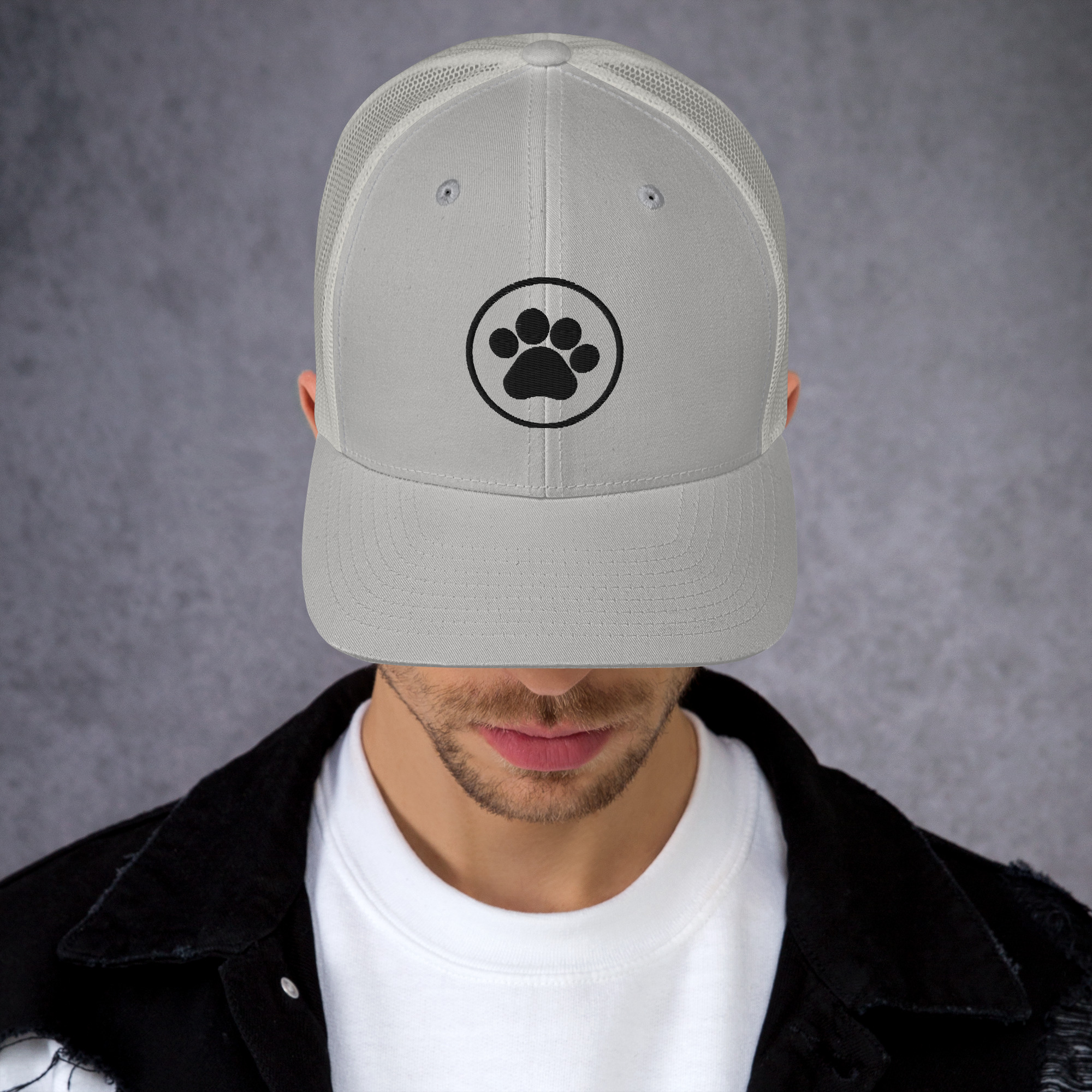 Trucker Cap With Black Color Pet Leg - Image 19