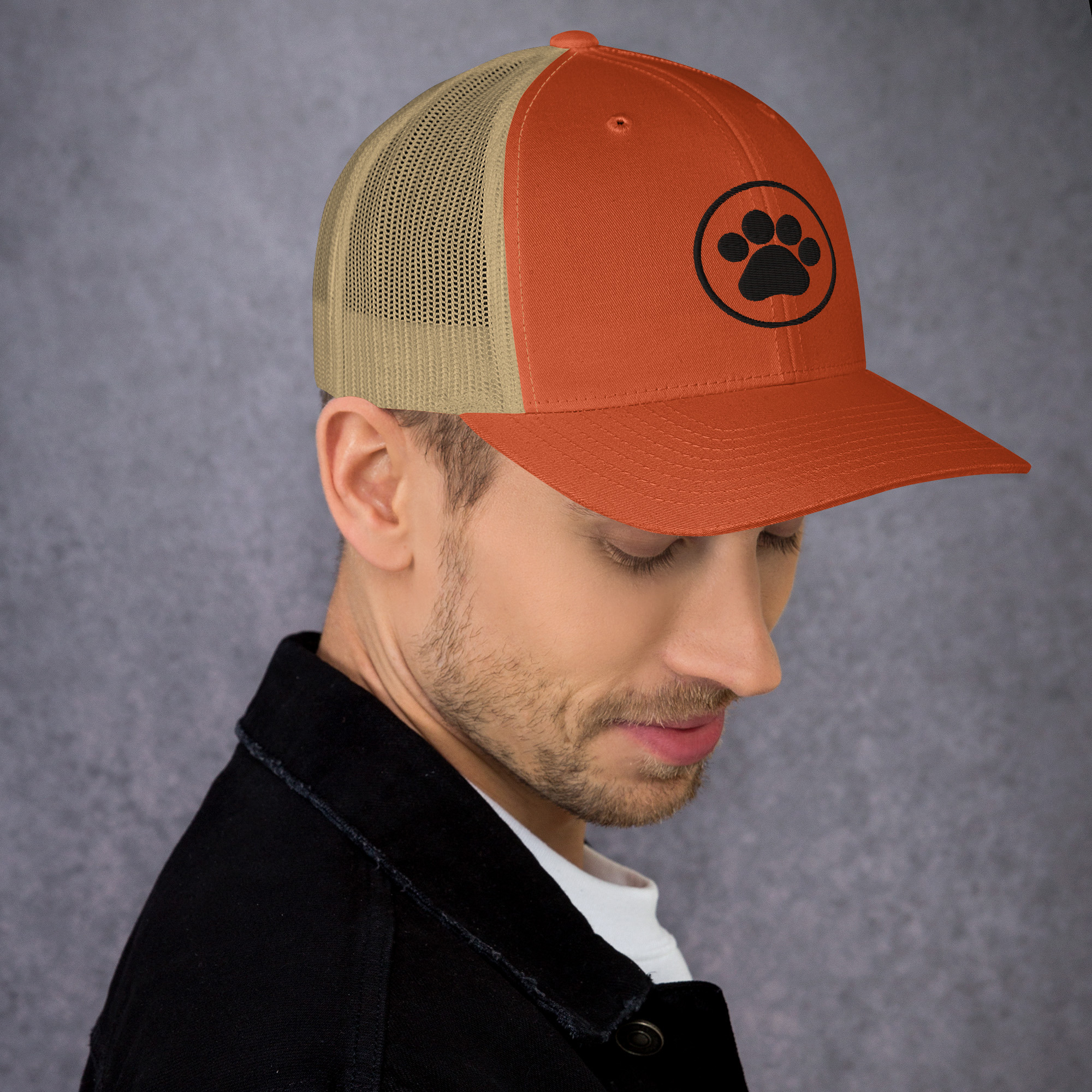 Trucker Cap With Black Color Pet Leg - Image 9