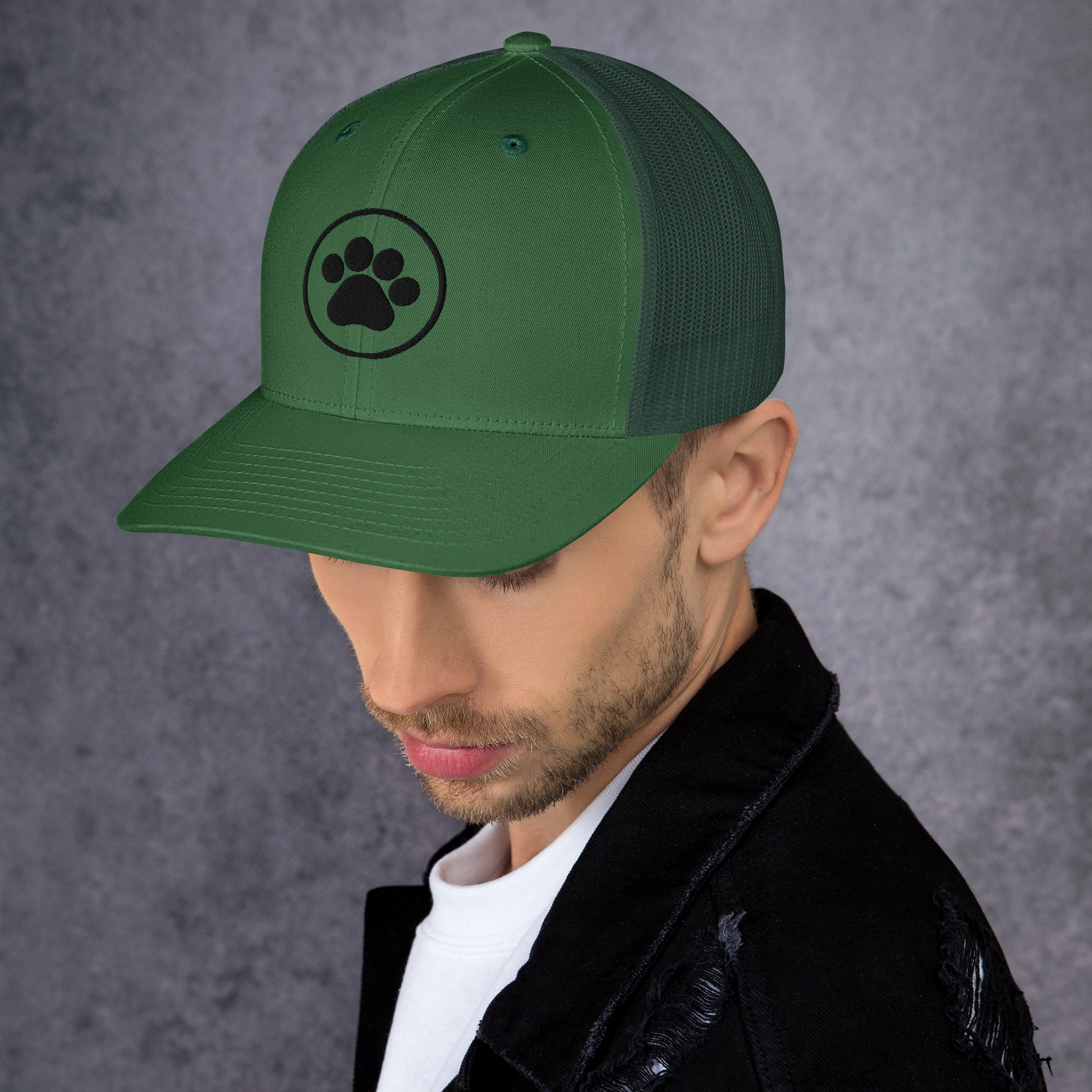 Trucker Cap With Black Color Pet Leg - Image 2