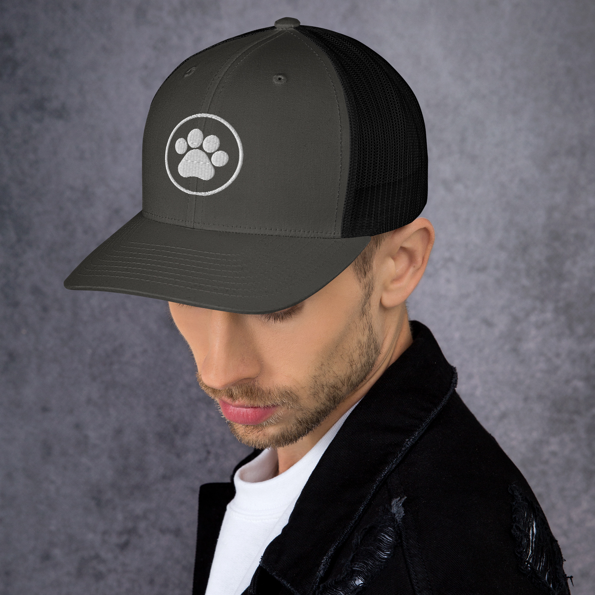 Trucker Cap With Pet Leg - Image 14