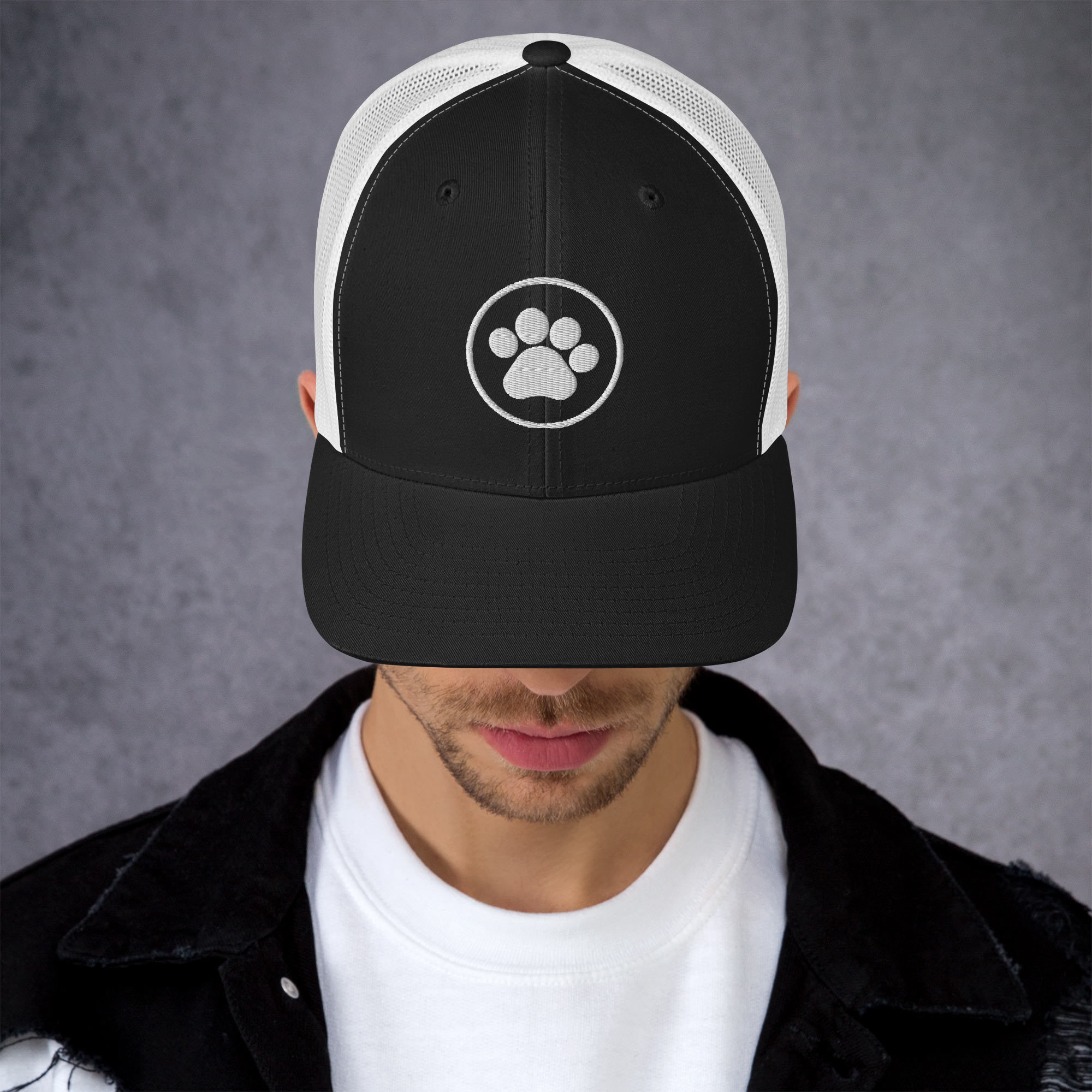 Trucker Cap With Pet Leg - Image 4